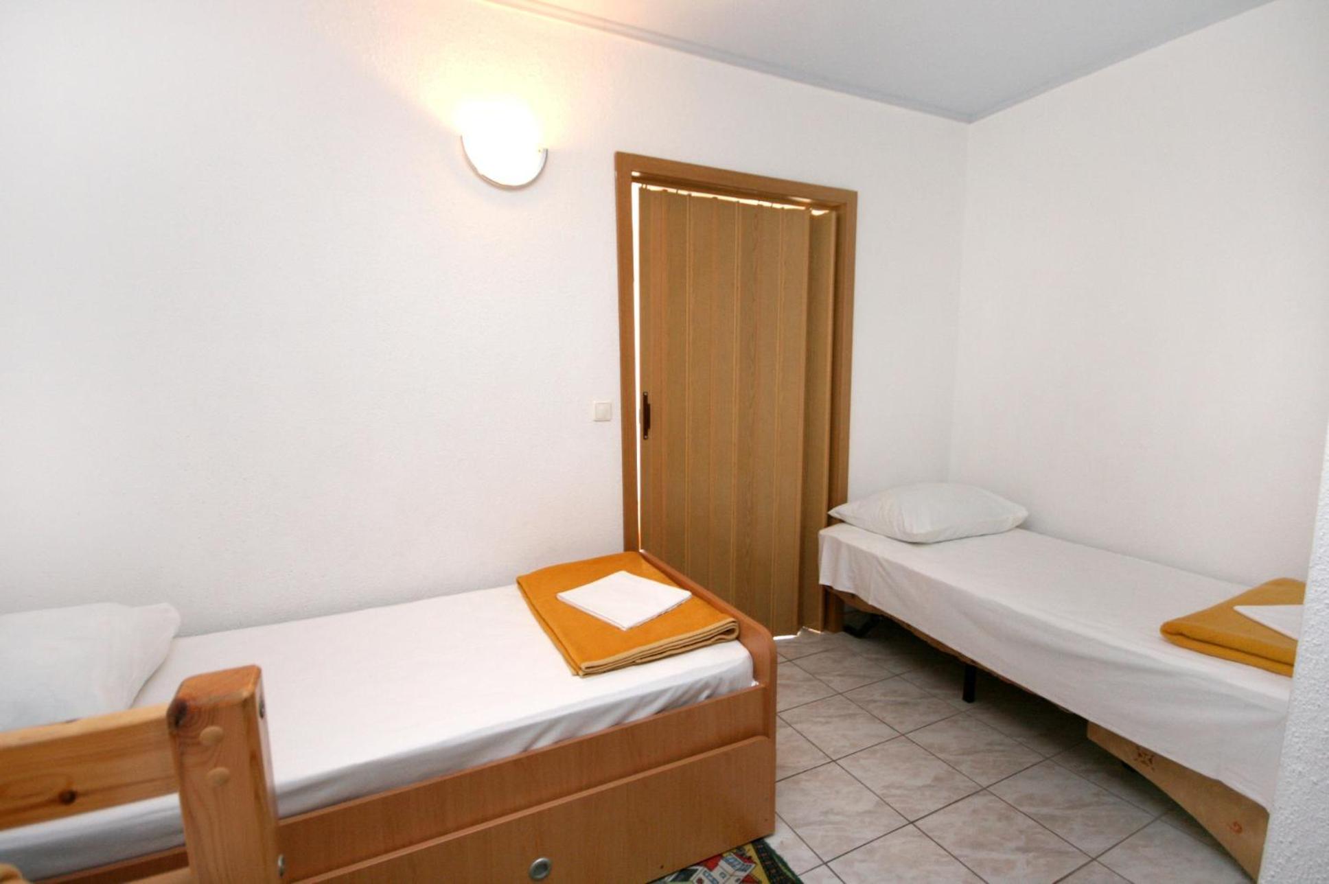 Apartments By The Sea Promajna, Makarska - 2673 Habitación foto